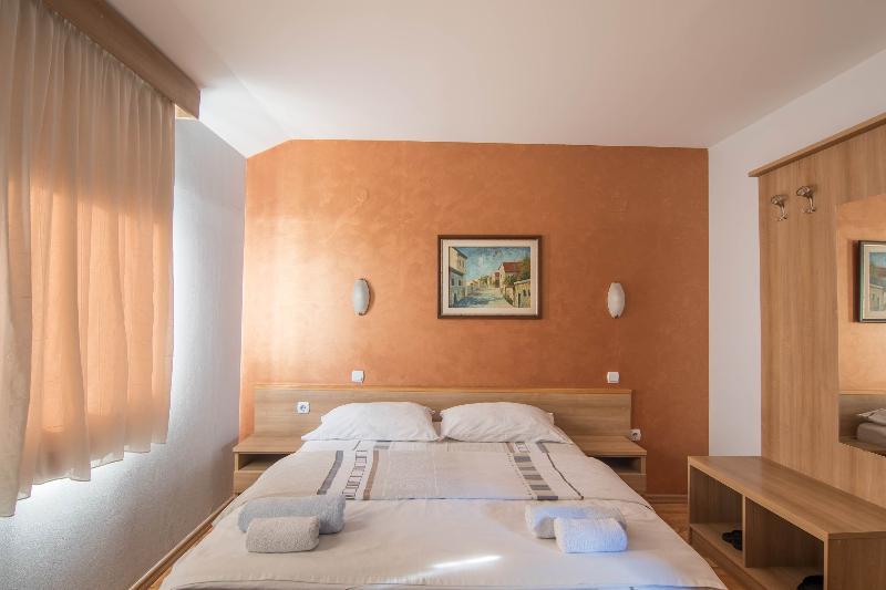 Hotel Ambiente Podgorica Exterior photo